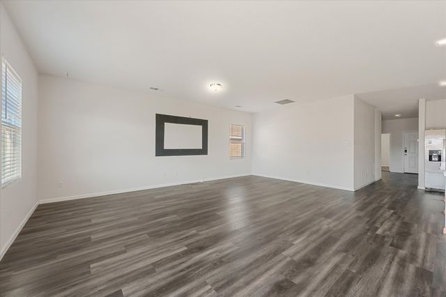 739 Wellington Drive, Lavon, TX 75166