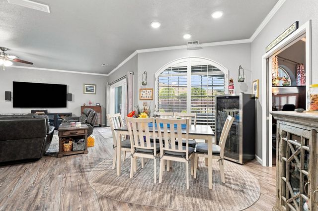 8634 Wilmot Ct, Elk Grove, CA 95624