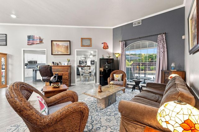 8634 Wilmot Ct, Elk Grove, CA 95624