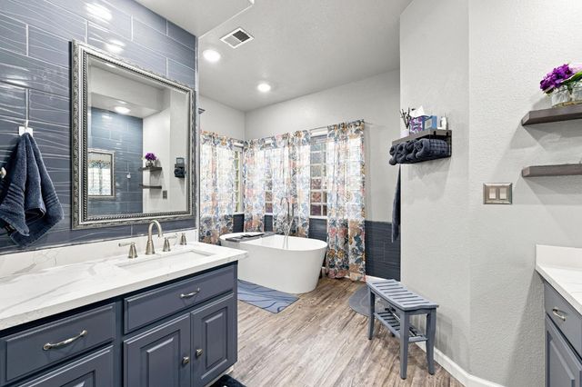 8634 Wilmot Ct, Elk Grove, CA 95624