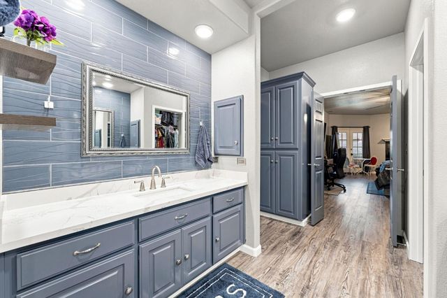 8634 Wilmot Ct, Elk Grove, CA 95624