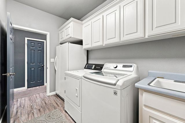 8634 Wilmot Ct, Elk Grove, CA 95624