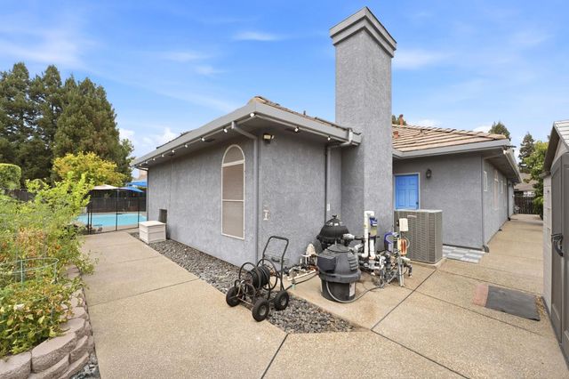 8634 Wilmot Ct, Elk Grove, CA 95624