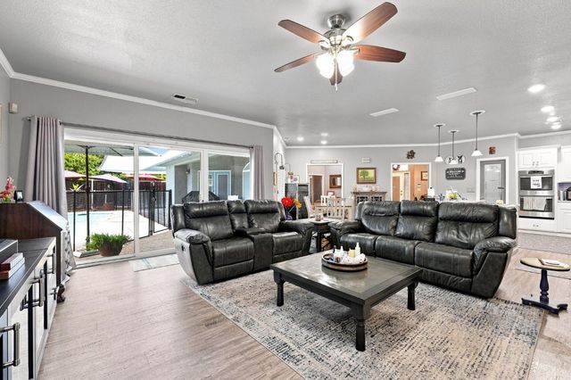 8634 Wilmot Ct, Elk Grove, CA 95624