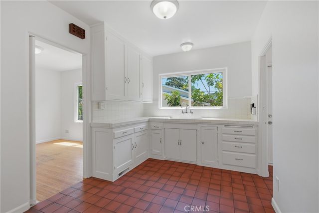 3816 E Green, Pasadena, CA 91107