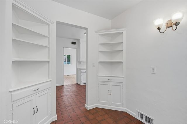 3816 E Green, Pasadena, CA 91107