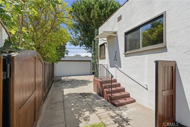 3816 E Green, Pasadena, CA 91107