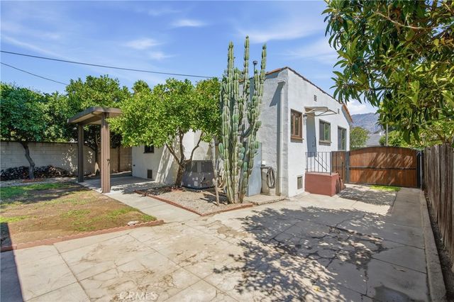 3816 E Green, Pasadena, CA 91107