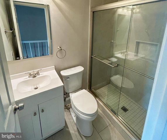556 GOLD ST, Baltimore, MD 21217