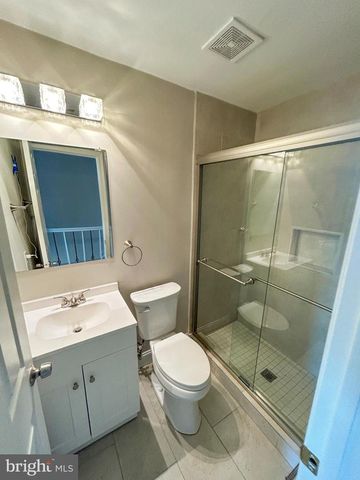 556 GOLD ST, Baltimore, MD 21217