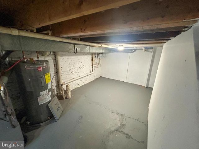 556 GOLD ST, Baltimore, MD 21217