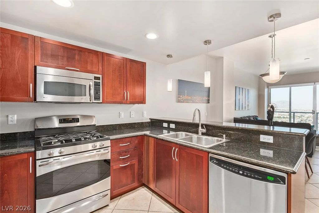 150 Las Vegas Boulevard 1918, Las Vegas, NV 89101