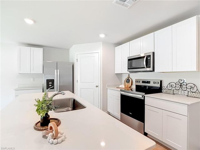 14168 Hemingway Oaks TRL, Fort Myers, FL 33905