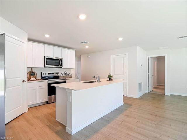 14168 Hemingway Oaks TRL, Fort Myers, FL 33905