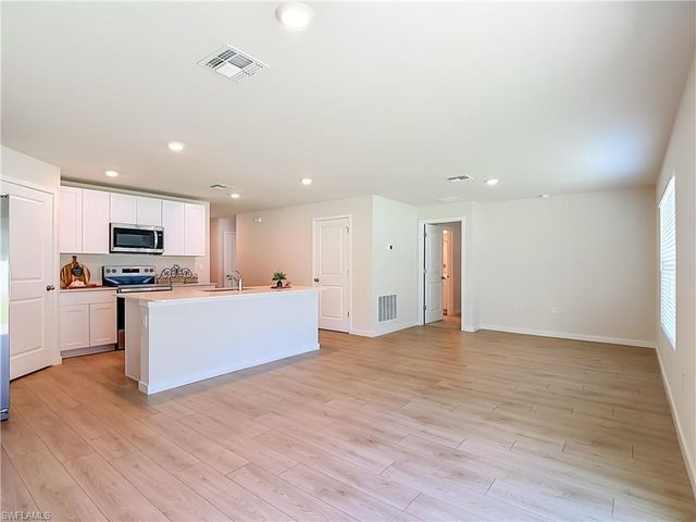 14168 Hemingway Oaks TRL, Fort Myers, FL 33905