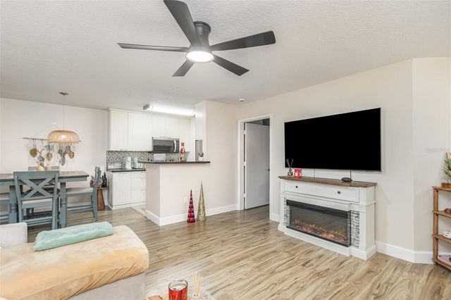 712 SECRET HARBOR LANE 104, Lake Mary, FL 32746