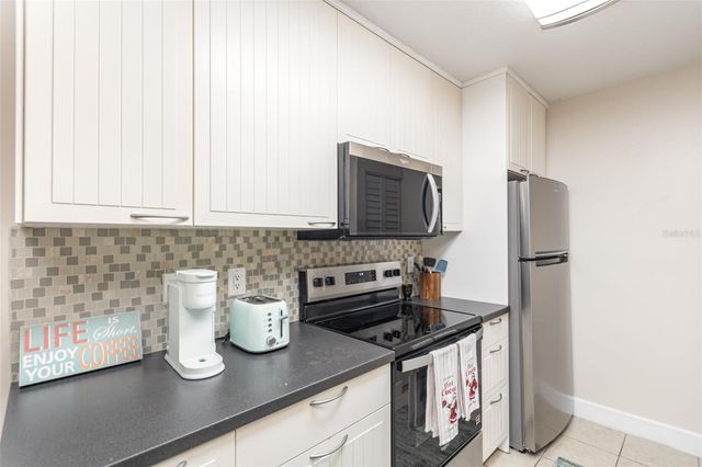 712 SECRET HARBOR LANE 104, Lake Mary, FL 32746