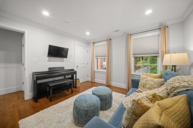 94 East Side Parkway 94, Newton, MA 02458