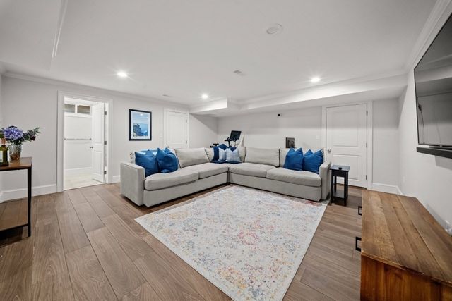 94 East Side Parkway 94, Newton, MA 02458