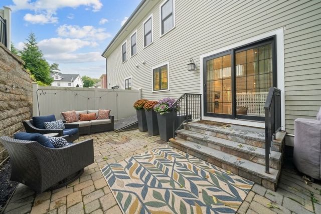 94 East Side Parkway 94, Newton, MA 02458
