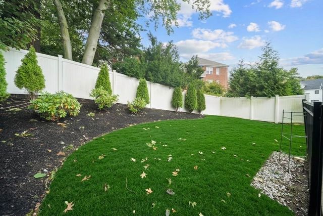 94 East Side Parkway 94, Newton, MA 02458