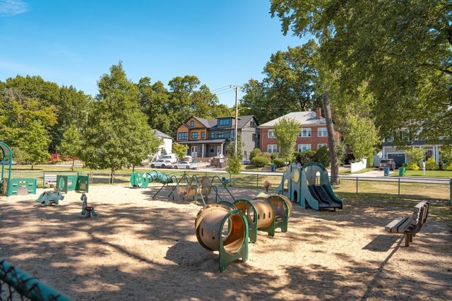 94 East Side Parkway 94, Newton, MA 02458