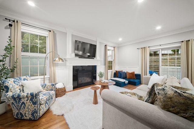 94 East Side Parkway 94, Newton, MA 02458
