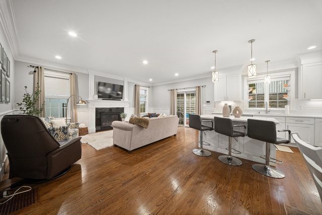 94 East Side Parkway 94, Newton, MA 02458