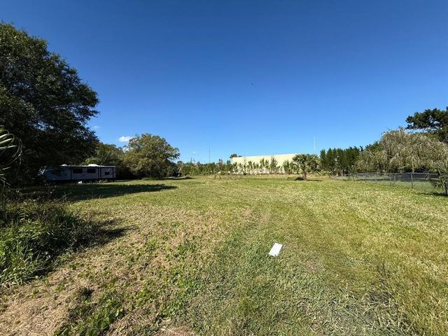 3704 Arnold Road, Fort Pierce, FL 34981