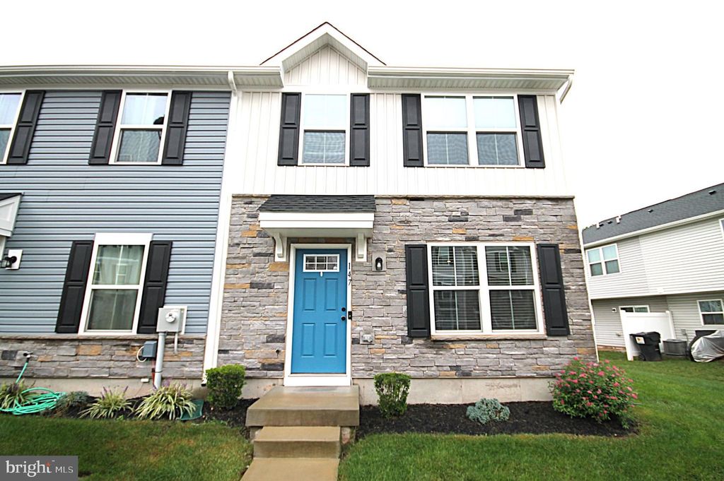 147 NELSON LN, Pottstown, PA 19464 — exterior