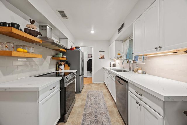 3105 Berkshire Way, Sacramento, CA 95864