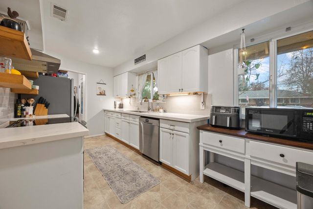 3105 Berkshire Way, Sacramento, CA 95864