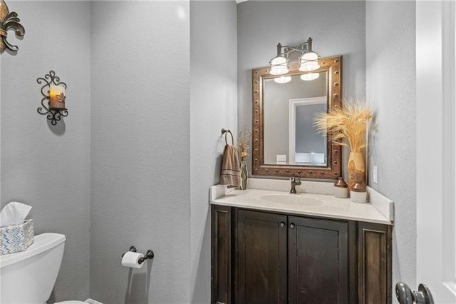 830 Evergreen Street, Basehor, KS 66007