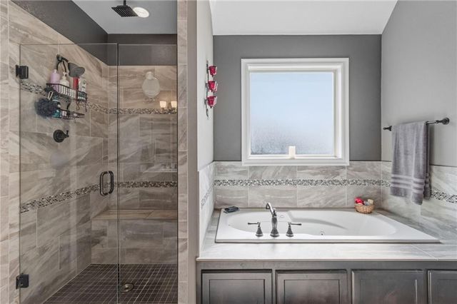 830 Evergreen Street, Basehor, KS 66007