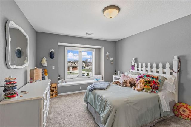 830 Evergreen Street, Basehor, KS 66007