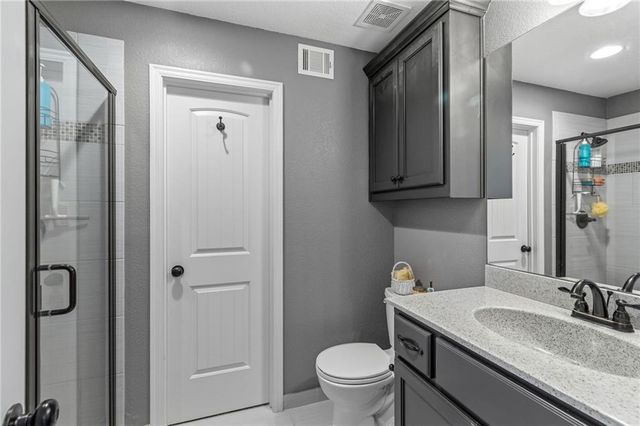 830 Evergreen Street, Basehor, KS 66007