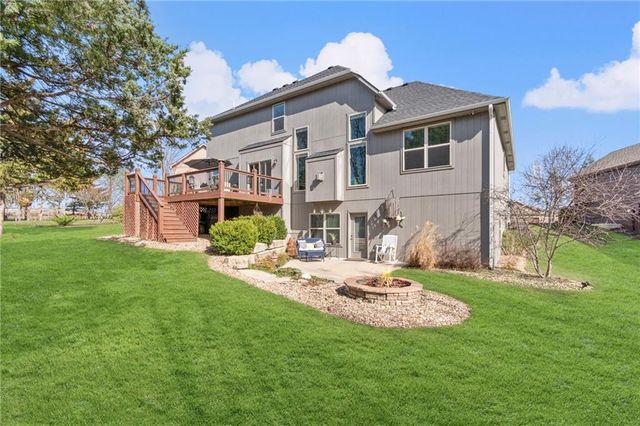 830 Evergreen Street, Basehor, KS 66007