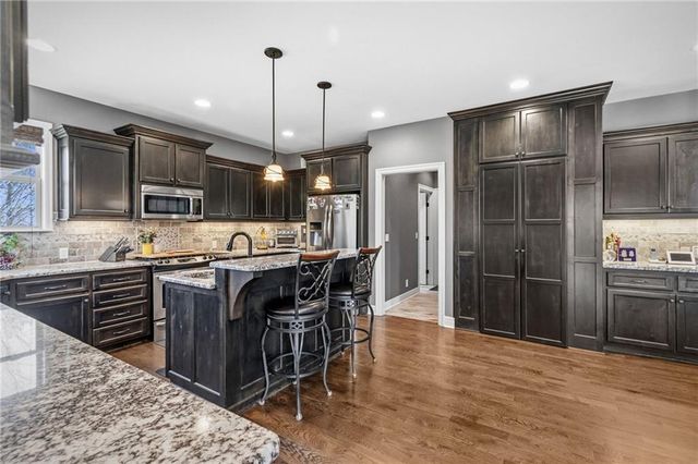 830 Evergreen Street, Basehor, KS 66007