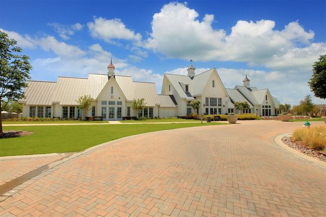 2900 Cloudbreaker Lane, Northlake, TX 76247