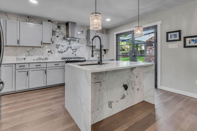 3449 WT PARR Road W, Grapevine, TX 76051