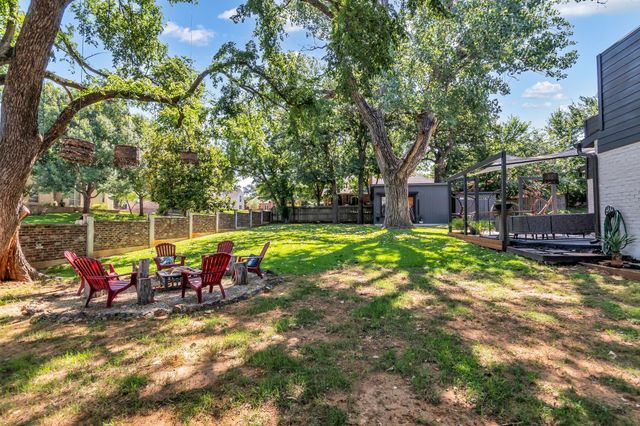 3449 WT PARR Road W, Grapevine, TX 76051