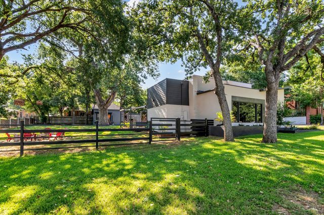 3449 WT PARR Road W, Grapevine, TX 76051