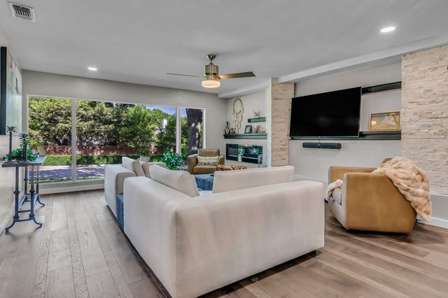 3449 WT PARR Road W, Grapevine, TX 76051