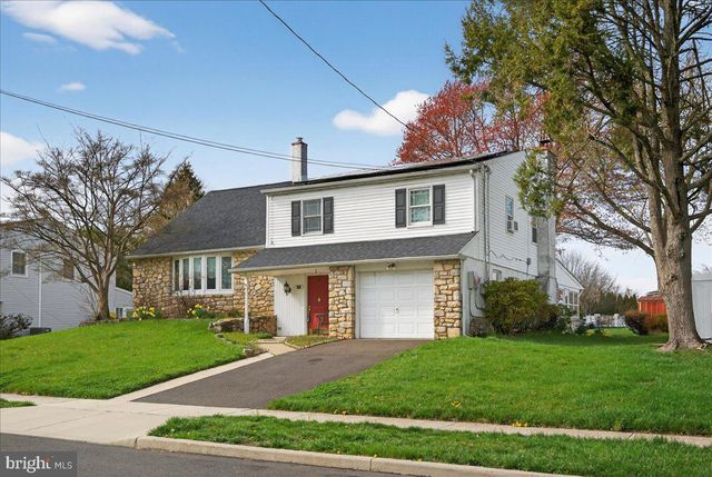 155 RICE DR, Morrisville, PA 19067