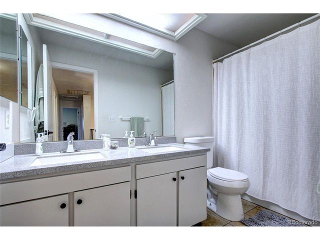 6134 E Mineral Dr, Centennial, CO 80112