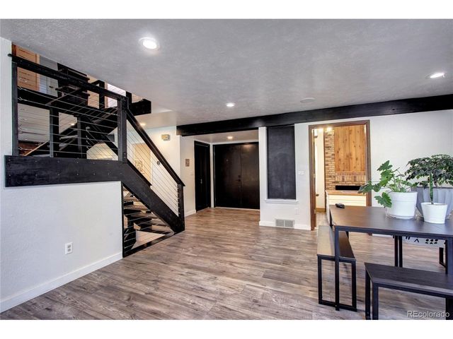 6134 E Mineral Dr, Centennial, CO 80112