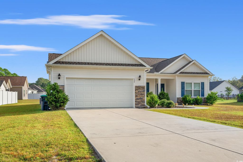 327 Fox Bay Rd., Loris, SC 29569