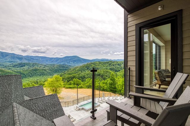 855 Campbell Lead Road, Gatlinburg, TN 37738