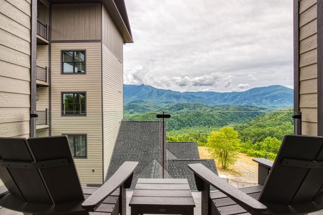 855 Campbell Lead Road, Gatlinburg, TN 37738