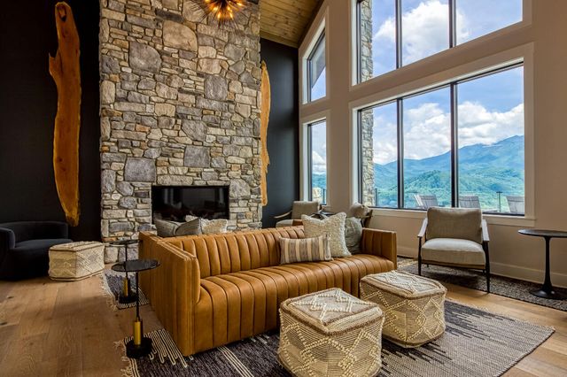 855 Campbell Lead Road, Gatlinburg, TN 37738